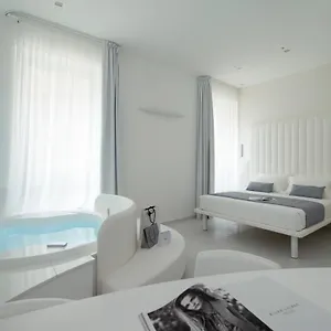 Gatto Bianco Mia Hotel
