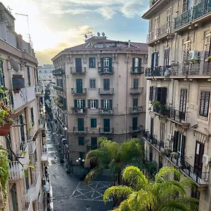  Affittacamere Castelnuovo #politeama Italia